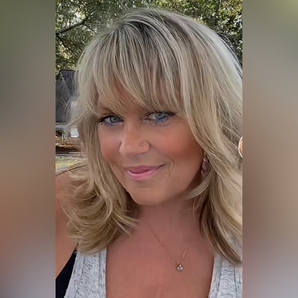 Meet your Posher, Gina - Picture 1 of 1